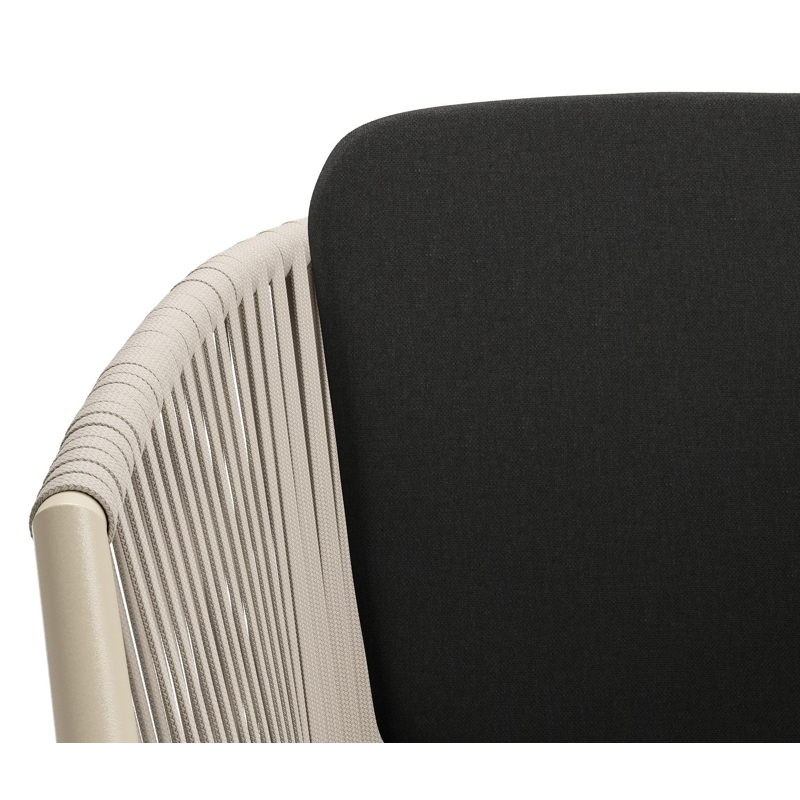 Chaise de jardin Orso en aluminium beige et corde plate tissée verticalement beige avec coussin en All Weather Sunbrella® Luxe Natte Sooty