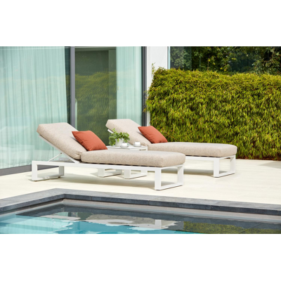 Verato verstelbaar ligbed in wit aluminium met bora jungle all weather Cosytica kussen