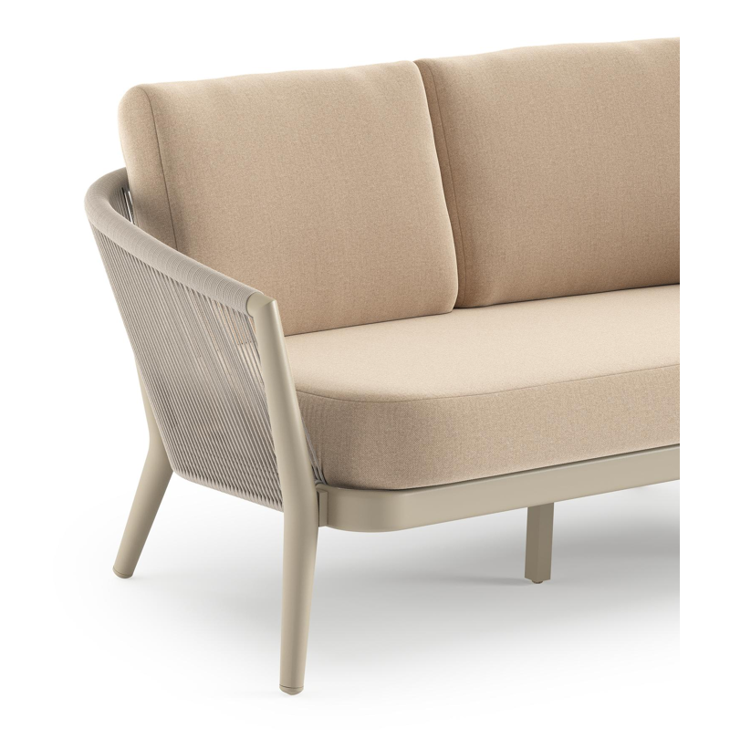 Orso loungebank in beige aluminium en beige verticaal geweven ronde rope met Natte Heather Beige all weather sunbrella® luxe kussen