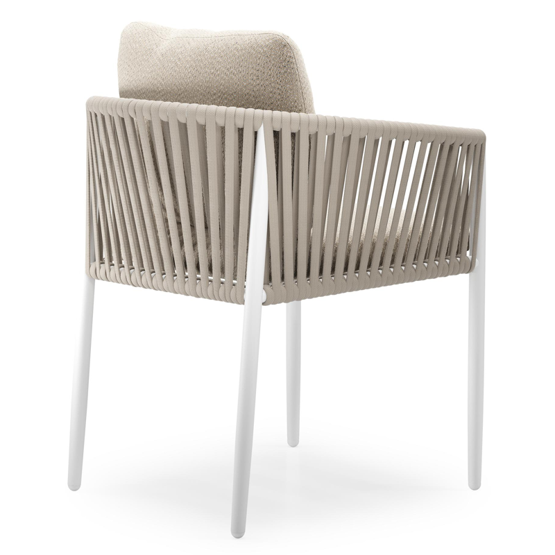 Organo tuinstoel in wit aluminium en beige verticaal geweven luxe vlakke rope met zitkussen in All Weather Sunbrella® Luxe Lopi Sand
