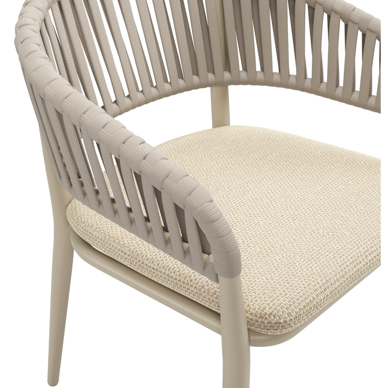 Chaise de jardin empilable Tolfa en aluminium beige et corde large plate de luxe tissée verticalement beige avec coussin en All Weather Cosytica Althea Camel