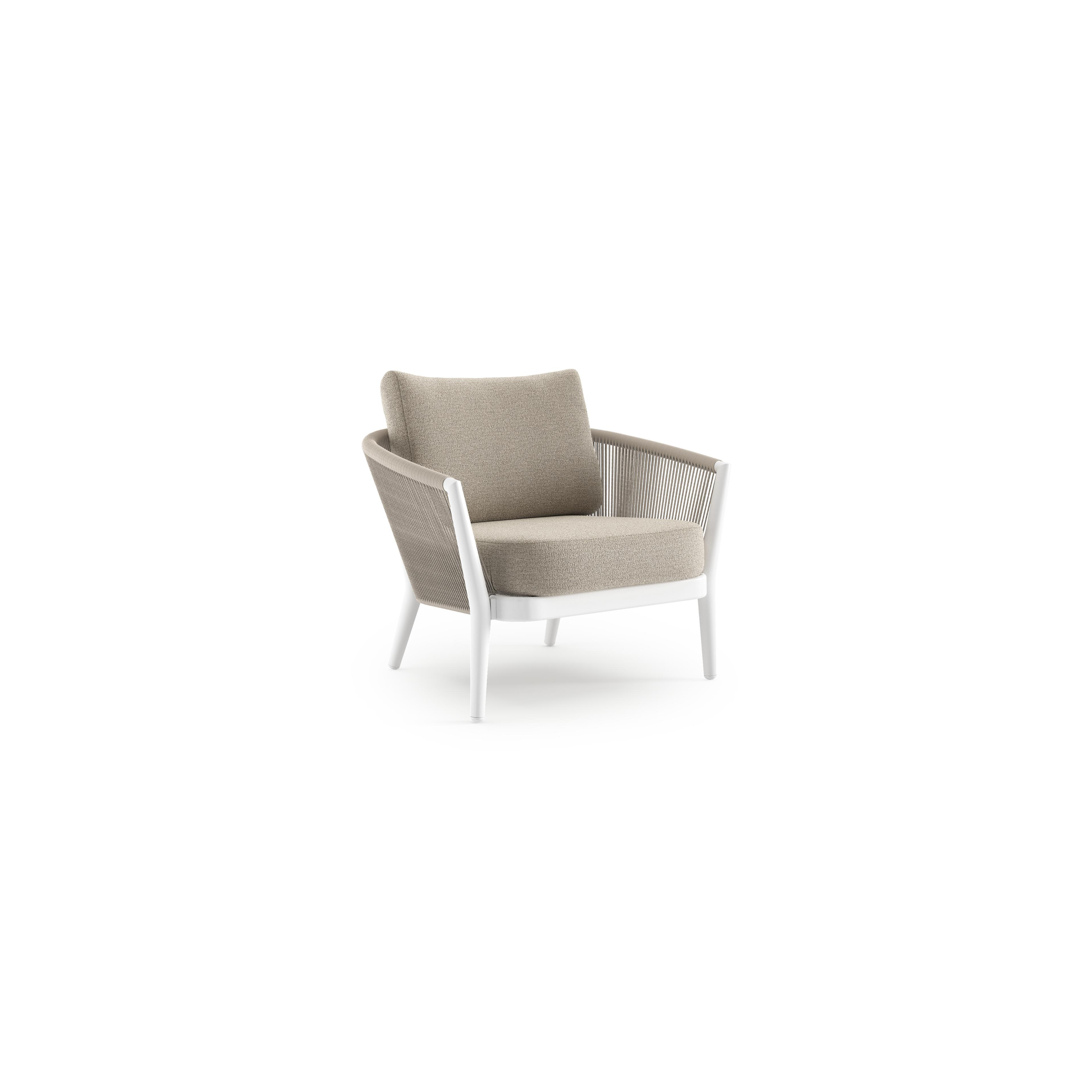Orso loungestoel in wit aluminium en beige verticaal geweven ronde rope met Catania Sand All Weather Cosytica kussen