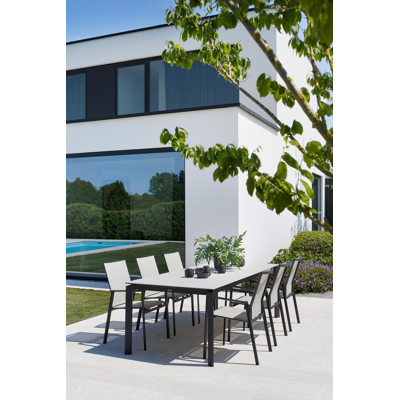 Cirello stapelbare tuinstoel in zwart aluminium en beige textilene