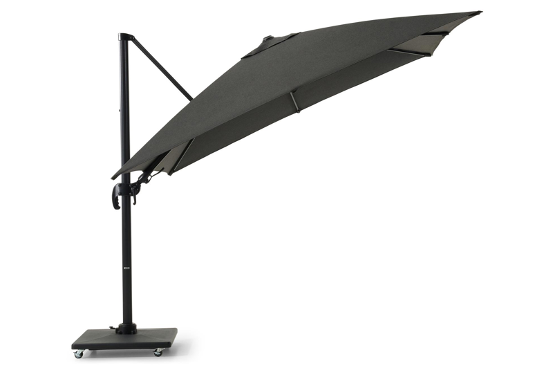 Avola zweefparasol met tiltfunctie in zwart aluminium en Natte Sooty Sunbrella® Premium parasoldoek - L1 300 x L2 300 cm met Avola parasolvoet 90 kg