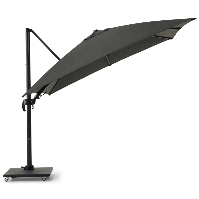 Avola zweefparasol met tiltfunctie in zwart aluminium en Natte Sooty Sunbrella® Premium parasoldoek - L1 300 x L2 300 cm met Avola parasolvoet 90 kg