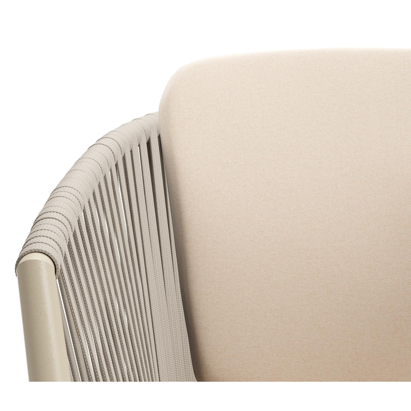 Chaise de jardin Orso en aluminium beige et corde plate tissée verticalement beige avec coussin en All Weather Sunbrella® Luxe Natte Linen Chalk