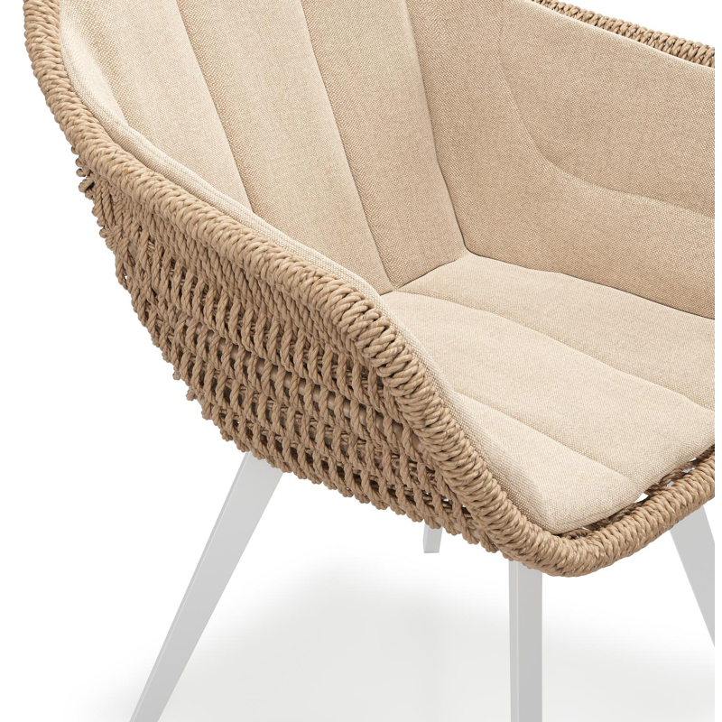 Pagino tuinstoel in wit aluminium en wit wicker met kussen in natte heather beige all weather sunbrella® luxe