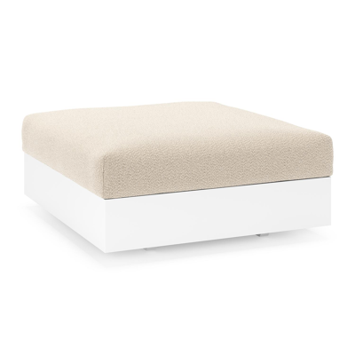 Pouf Como en aluminium blanc et coussins en all weather sunbrella® luxe lopi sand