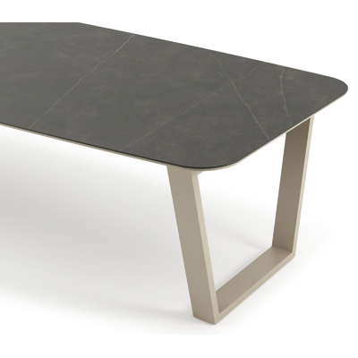 Pagino tuintafel bootvorm in beige aluminium en volkeramiek Calatorao - L 315 x B 115 x H 73 cm