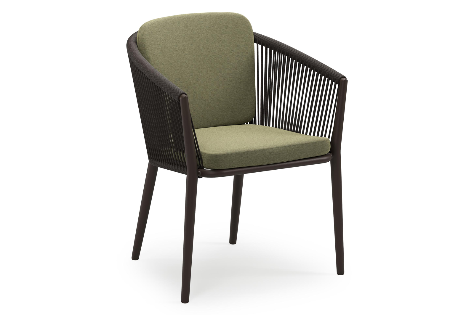 Orso stapelbare tuinstoel in donkerbruin aluminium en donkerbruin verticaal geweven ronde rope met stoelkussen in All Weather Sunbrella® Luxe Heritage Leaf