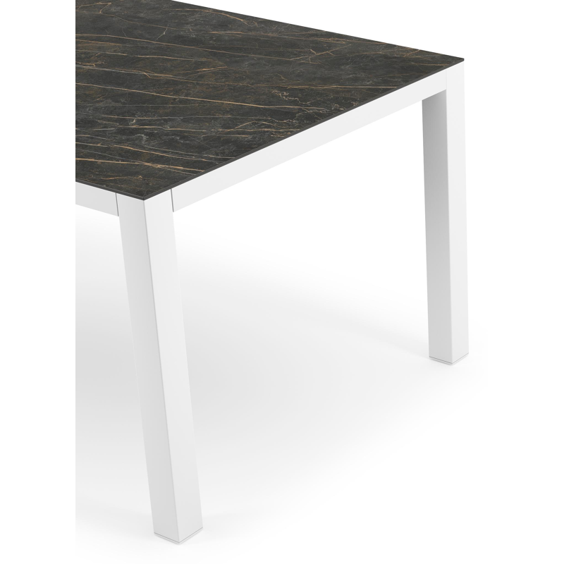 Table de jardin Como en aluminium blanc et céramique pleine Black Obsession - Lg. 160 x Lrg. 100 x Haut. 75 cm