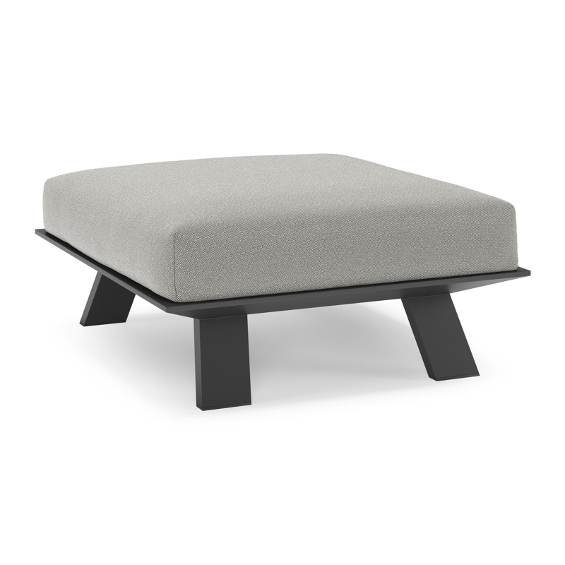 Cesano poef in zwart aluminium met savane zinc all weather Sunbrella® luxe kussen