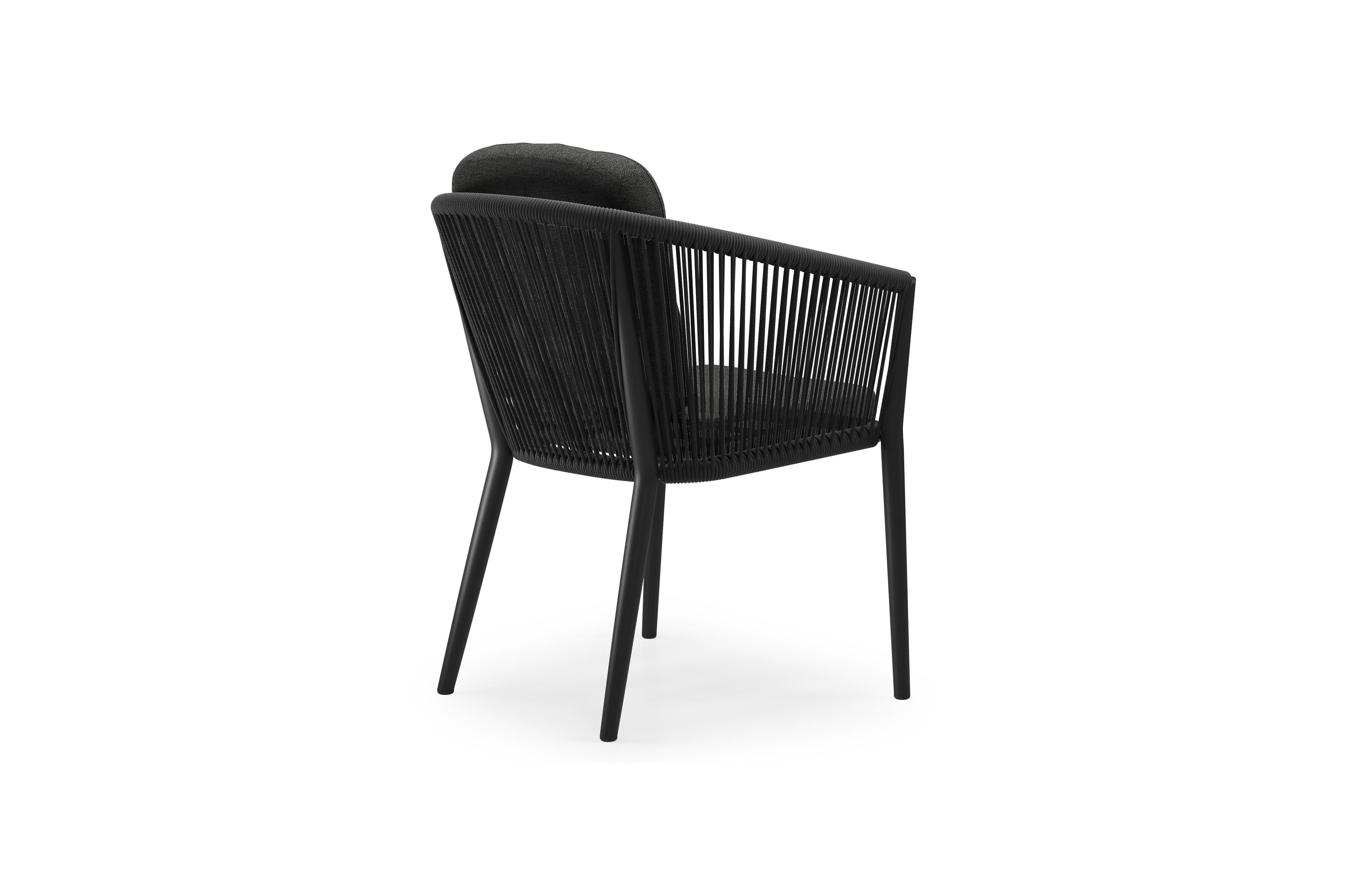 Chaise de jardin Orso en aluminium noir et corde ronde tissée verticalement noir avec coussin luxe en All Weather Sunbrella® Luxe Chartres Sooty