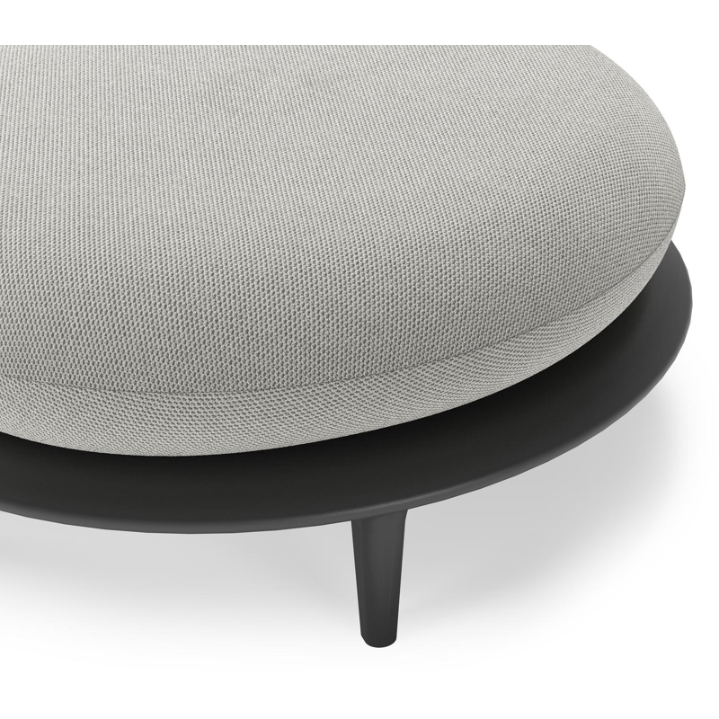 Bomero poef in zwart aluminium met lopi ash all weather sunbrella® luxe kussen