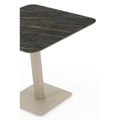 Fano kantelbare tuintafel afgerond vierkant in beige aluminium en volkeramiek Black Obsession - L 80 x B 80 x H 72.5 cm