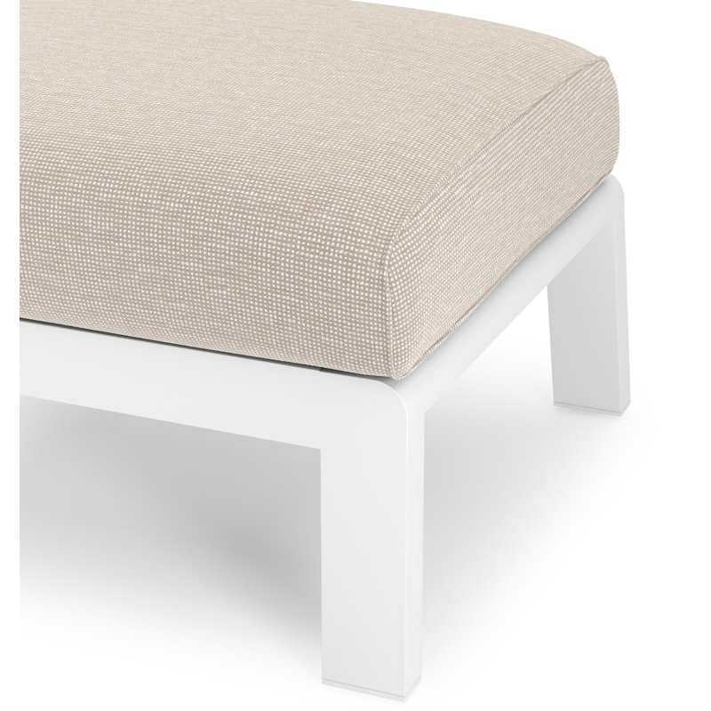 Pouf Cosenzo en aluminium blanc et coussins en all weather sunbrella® luxe slow farafra