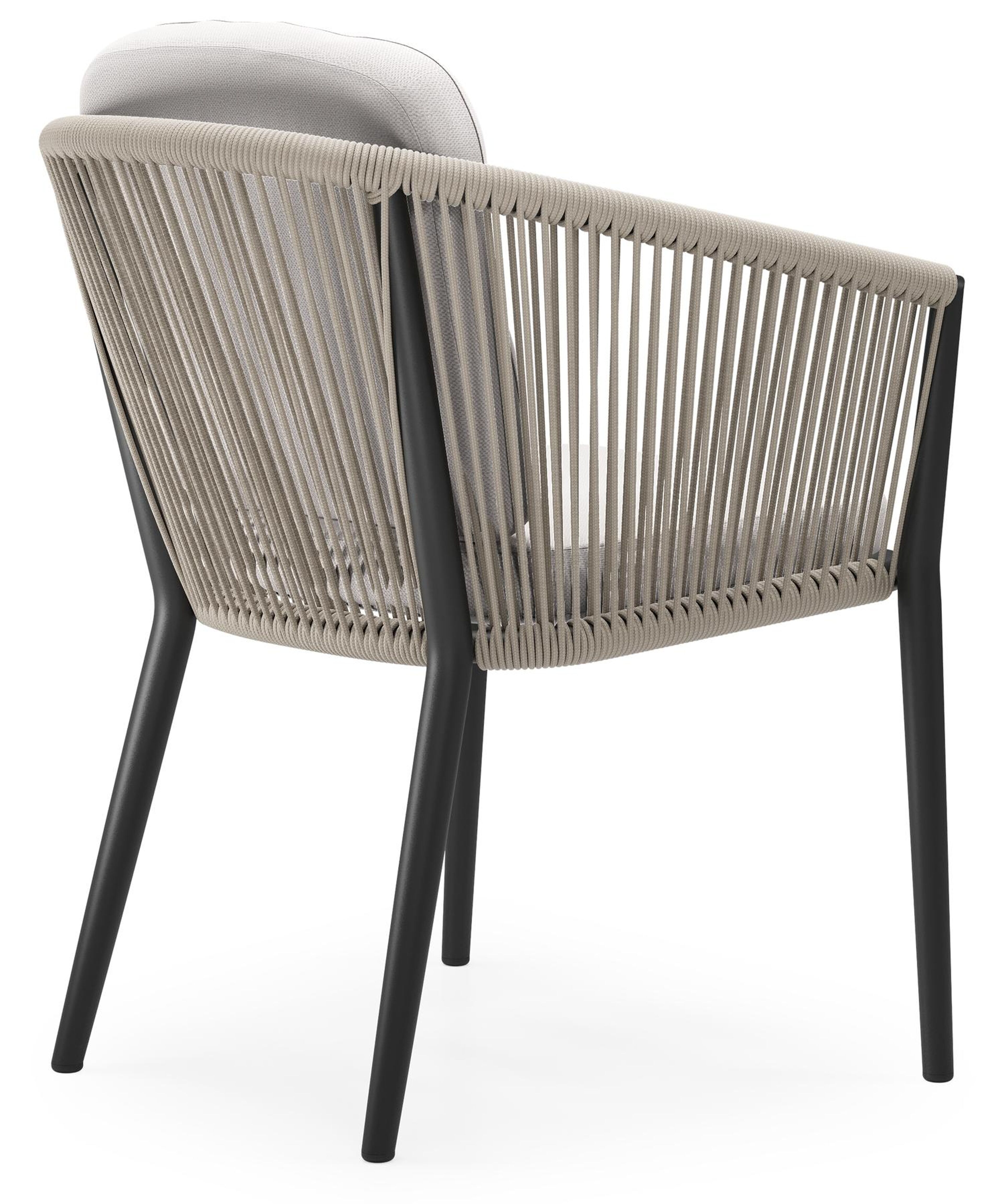 Orso tuinstoel in zwart aluminium en beige verticaal geweven ronde rope met luxe zitkussen in All Weather Sunbrella® Luxe Savane Whisper