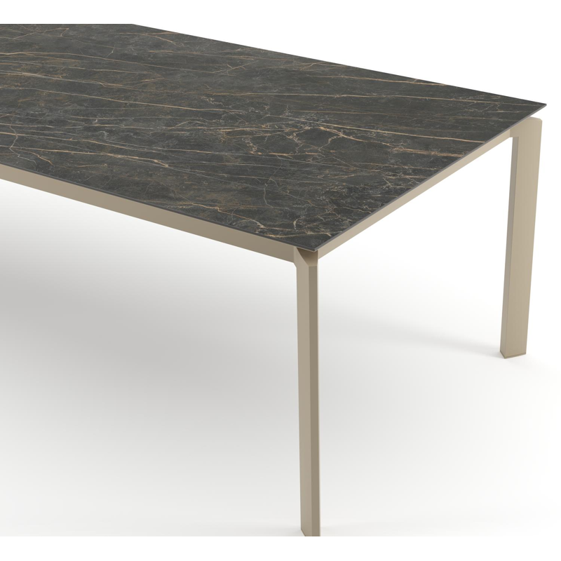 Cirello tuintafel rechthoekig in beige aluminium en volkeramiek Black Obsession - L 280 x B 110 x H 74.5 cm