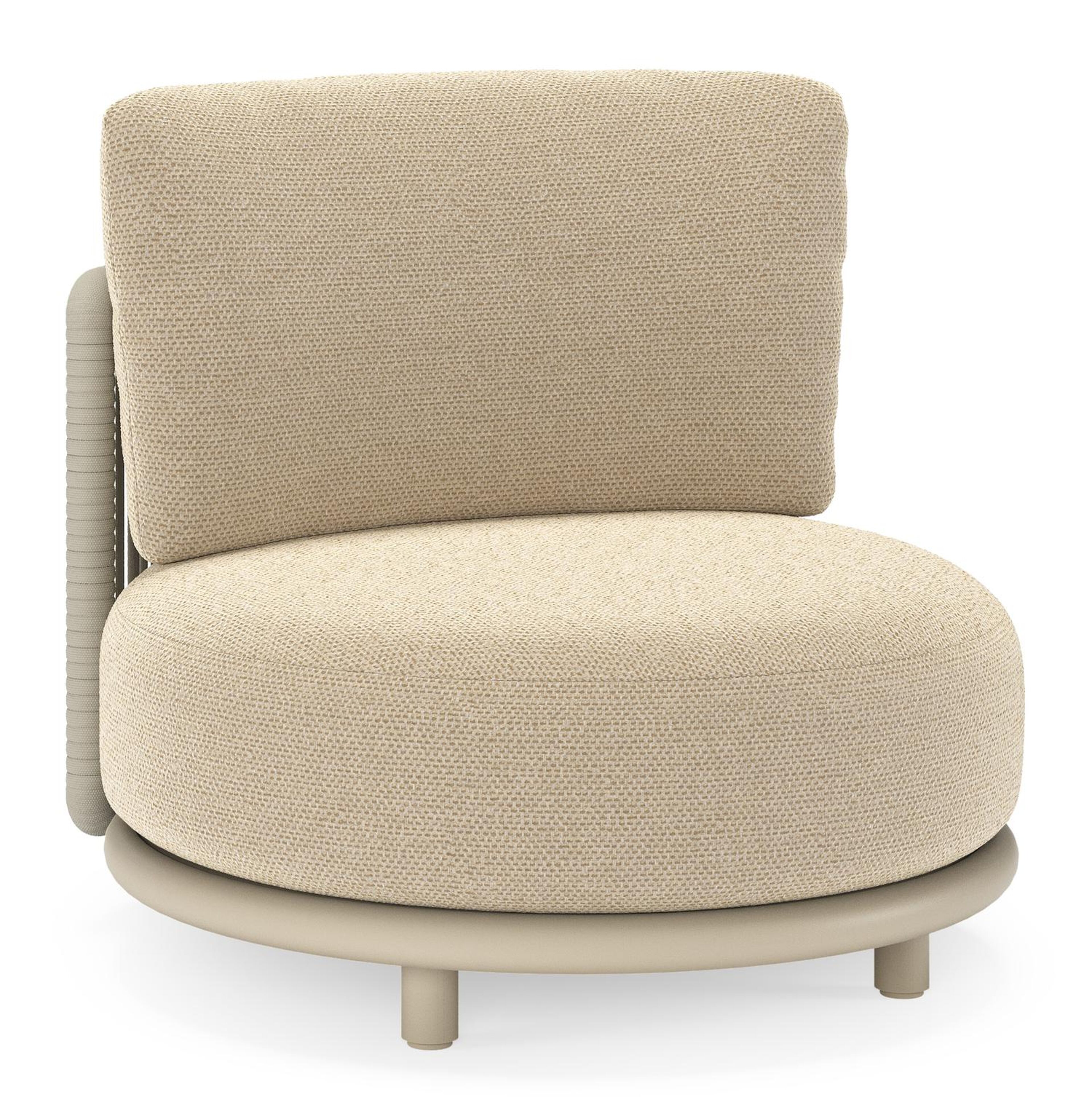 Lomano loungestoel in beige aluminium en beige verticaal geweven luxe vlakke rope met Althea Camel all weather cosytica