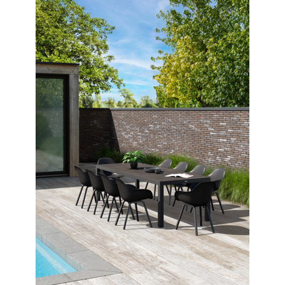 Ensemble de jardin Varese en aluminium noir avec plateau de table en céramique pleine noir et 10 chaises de jardin Puglia
