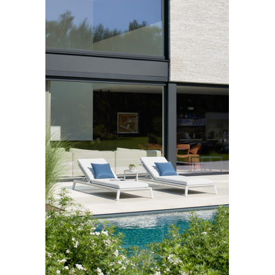 Servio bijzettafel in wit aluminium - L 40 x B 34 x H 42 cm