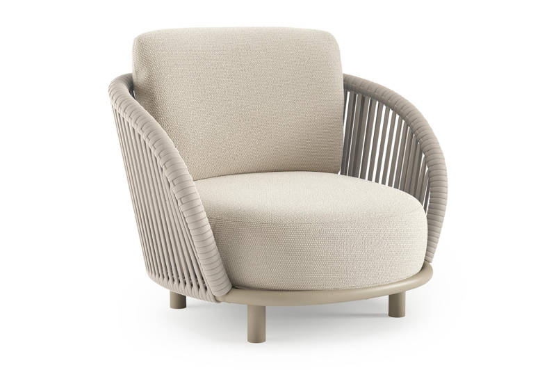 Lupino loungestoel in beige aluminium en beige verticaal geweven luxe vlakke brede rope met althea off white all weather cosytica kussen