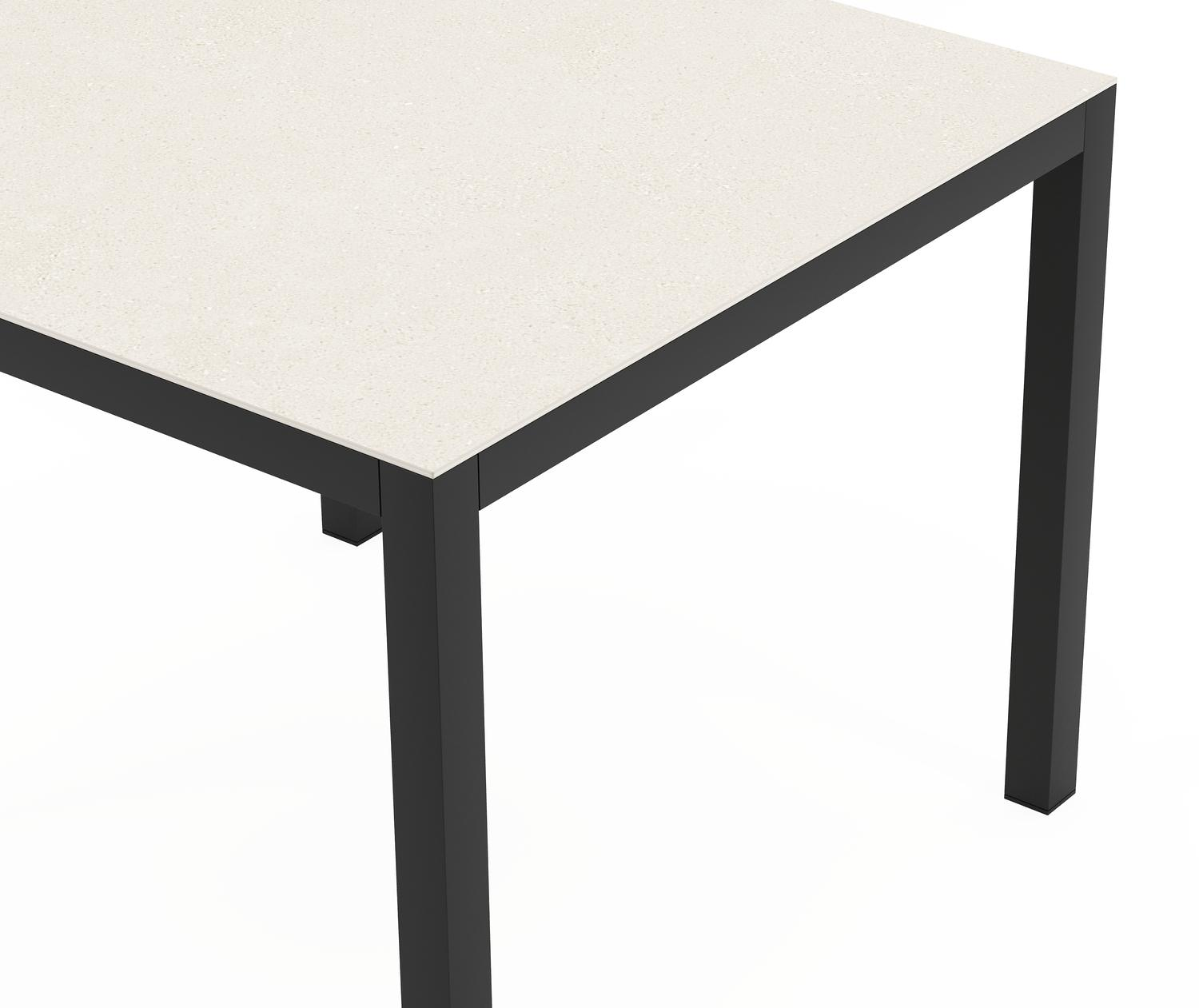 Feltro ensemble de jardin carré en aluminium noir en sintered stone crema minerale avec 4 chaises de jardin Calobra