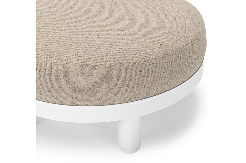 Donato lounge poef in wit aluminium met All Weather Cosytica Marbella Beige kussen