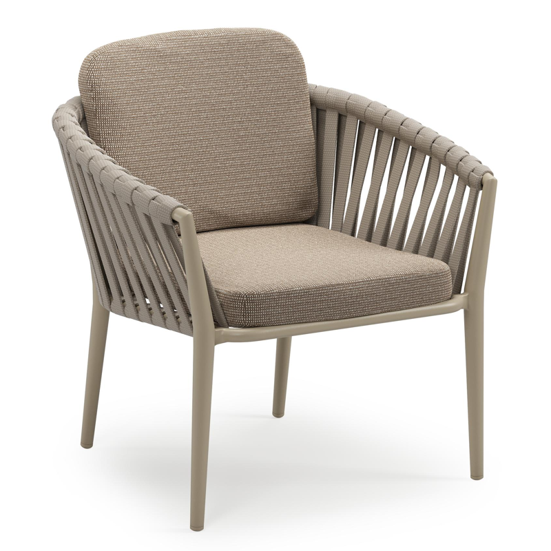 Orso low dining tuinstoel in beige aluminium en beige verticaal geweven luxe vlakke brede rope met stoelkussen in All Weather Solica Firenze Earth