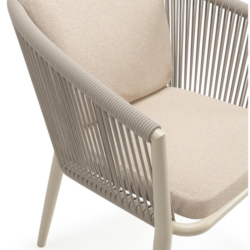 Orso tuinstoel in beige aluminium en beige verticaal geweven ronde rope met luxe zitkussen in All Weather Sunbrella® Luxe Heritage Papyrus