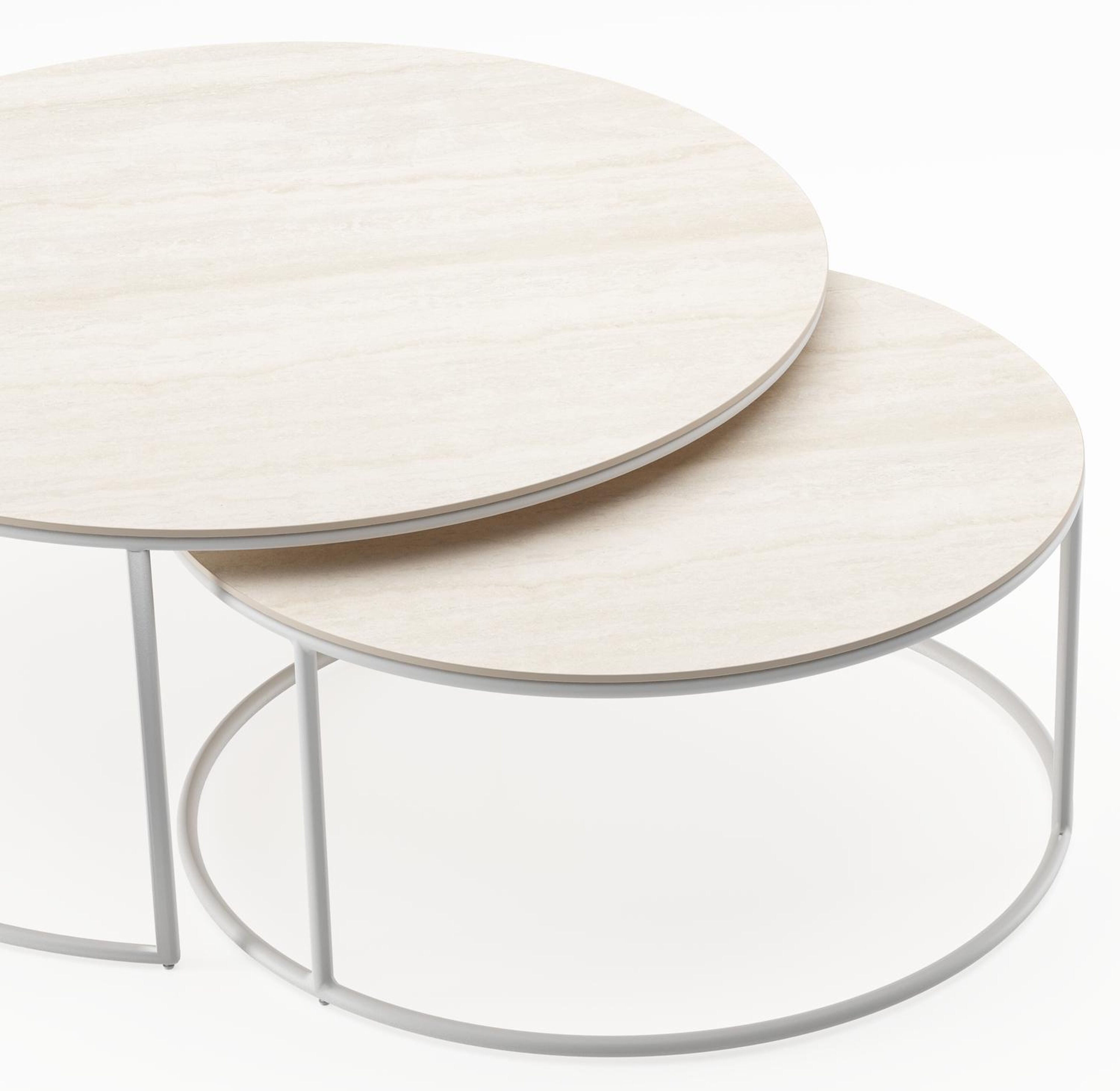 Ensemble de 2 tables d'appoint Fano ronde en aluminium blanc et céramique pleine Travertino Bianco - Diam. 85 x Haut. 75 cm