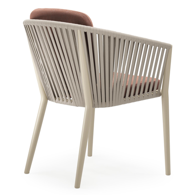 Chaise de jardin Orso en aluminium beige et corde plate tissée verticalement beige avec coussin en All Weather Sunbrella® Luxe Savane Rust