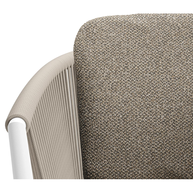 Chaise de jardin Orso en aluminium blanc et corde ronde tissée verticalement beige avec coussin luxe en All Weather Cosytica Madagascar Burch