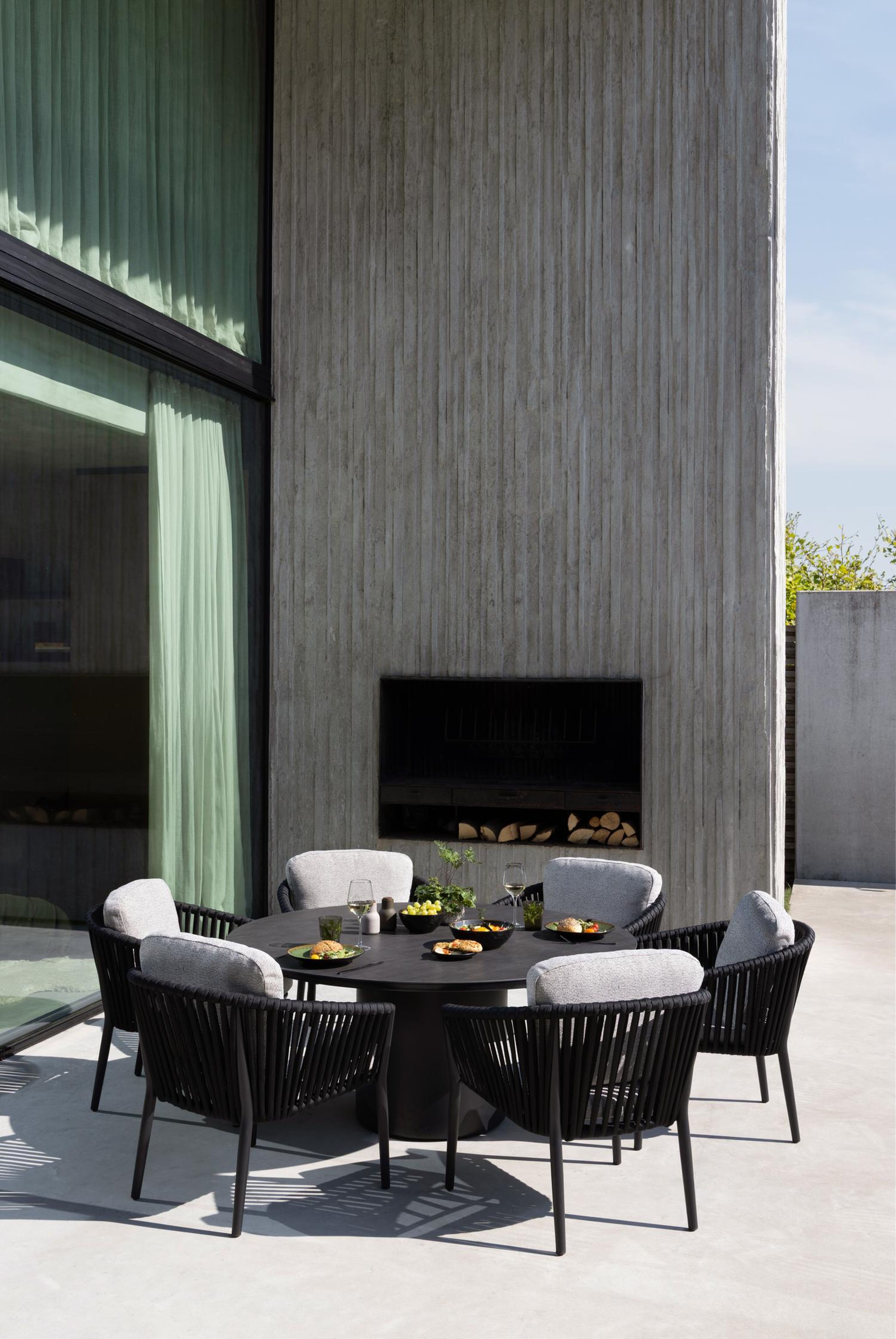 Amico low dining tuintafel rond in zwart aluminium en volkeramiek Basalt Black - Dia. 148 x - Dia. 148 x H 61 cm