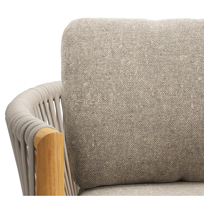 Organo tuinstoel in beige teak en beige verticaal geweven luxe vlakke rope met kussen in All Weather Sunbrella® Luxe Chartres Pewter