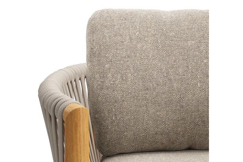 Organo tuinstoel in beige teak en beige verticaal geweven luxe vlakke rope met kussen in All Weather Sunbrella® Luxe Chartres Pewter