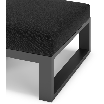 Verato poef in zwart aluminium met lopi baribal all weather sunbrella® luxe kussen