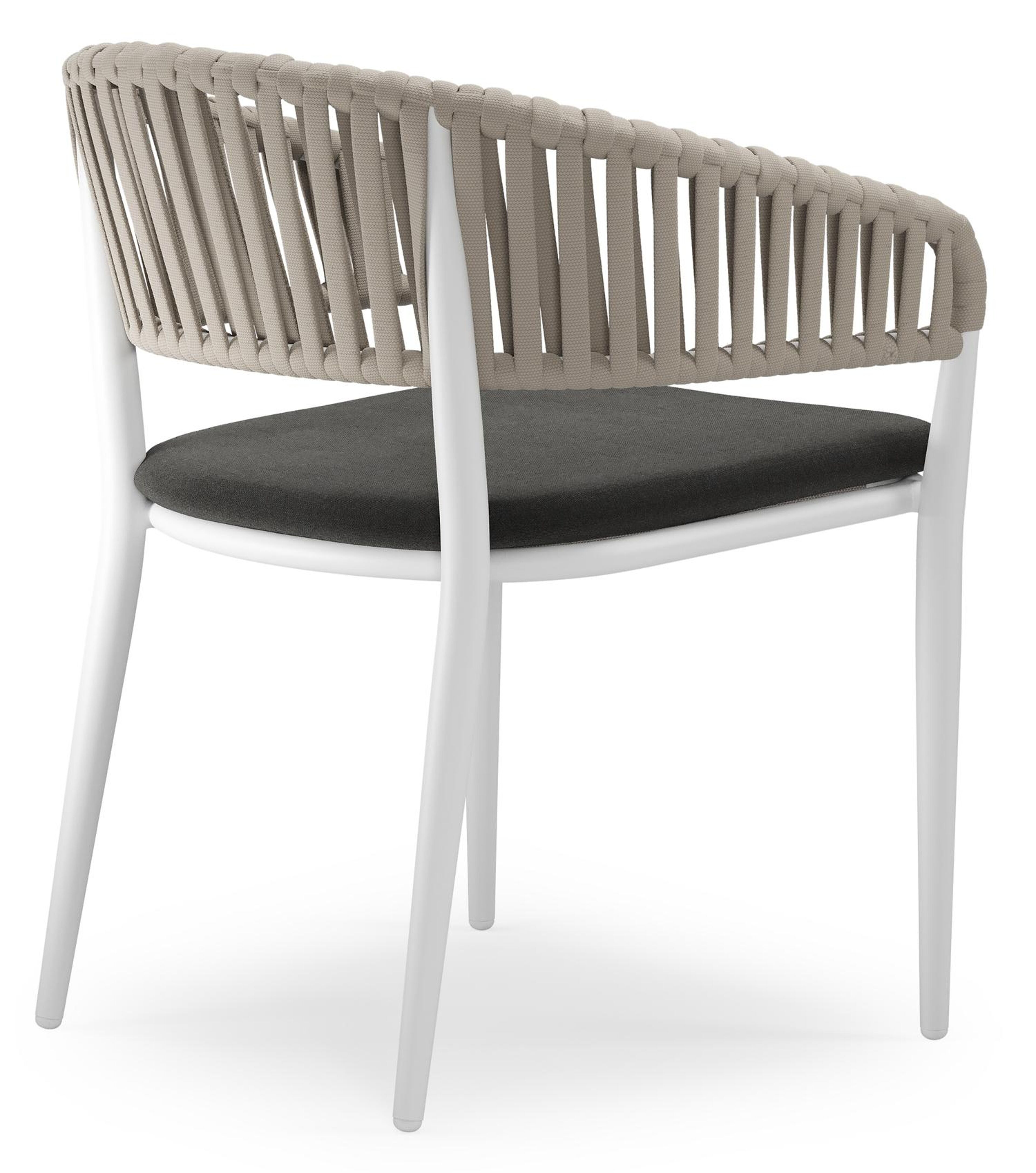 Tolfa stapelbare tuinstoel in wit aluminium en beige verticaal geweven luxe vlakke brede rope met stoelkussen in All Weather Sunbrella® Luxe Natte Sooty