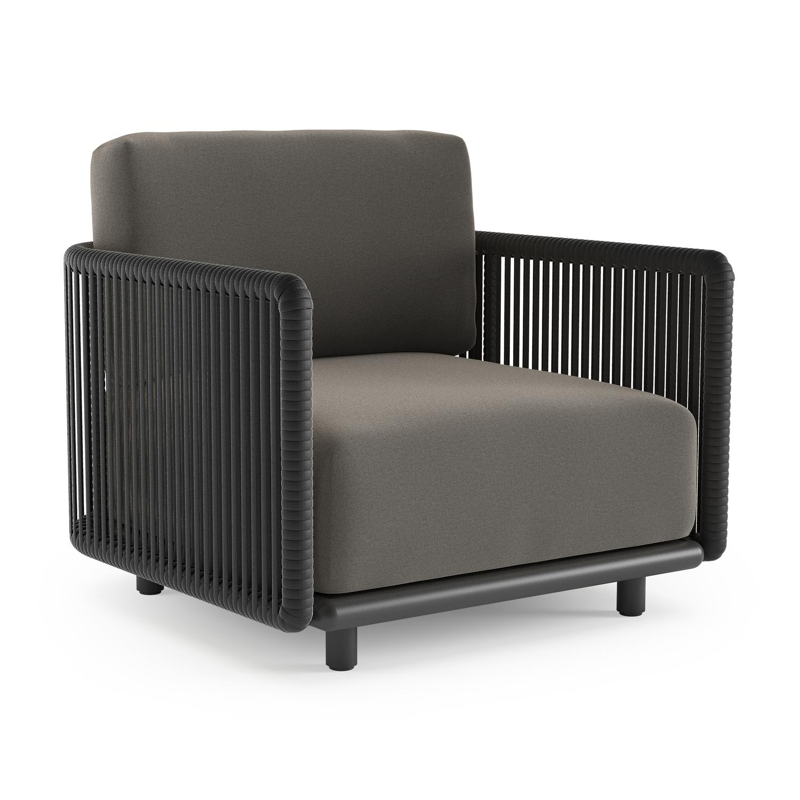 Organo loungestoel in zwart aluminium en zwart verticaal geweven luxe vlakke rope met natte dark taupe all weather Sunbrella® luxe kussen