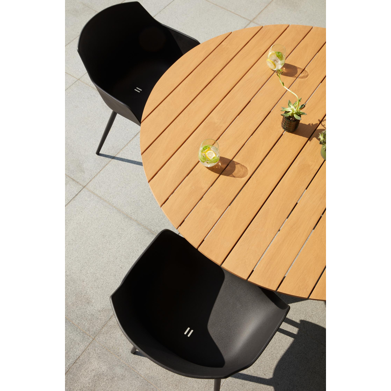 Tora tuinset in zwart aluminium en naturel polywood tafelblad met 4 Paco tuinstoelen