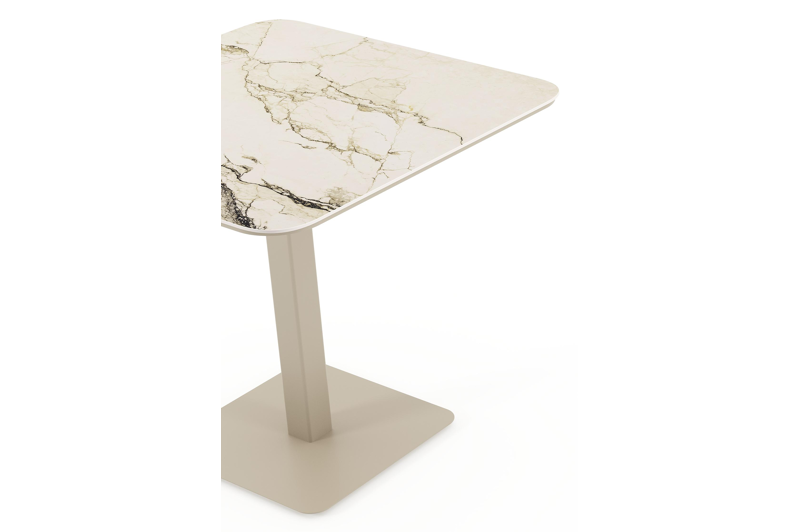 Fano kantelbare tuintafel afgerond vierkant in beige aluminium en volkeramiek Colorado Dunes L 80 x B 80 x H 72.50 cm