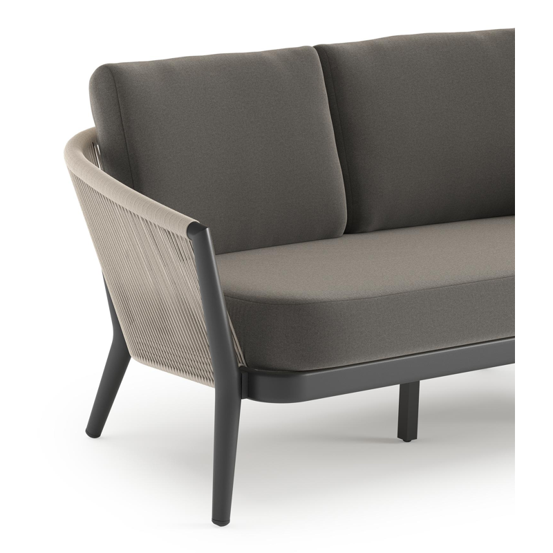 Orso loungebank in zwart aluminium en beige verticaal geweven ronde rope met Natte Dark Taupe all weather sunbrella® luxe kussen