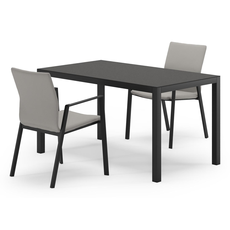 Feltro tuinset in zwart aluminium en sintered stone Notte minerale met 2 Madura tuinstoelen