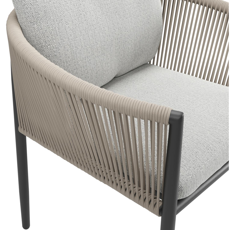 Organo tuinstoel in zwart aluminium en zwart verticaal geweven ronde rope met stoelkussen in All Weather Sunbrella® Luxe Savane Nimbus