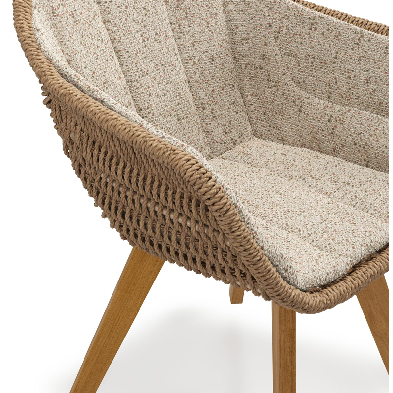 Pagino tuinstoel in teak en bruin ronde wicker met zitkussen in All Weather Cosytica Bora Jungle