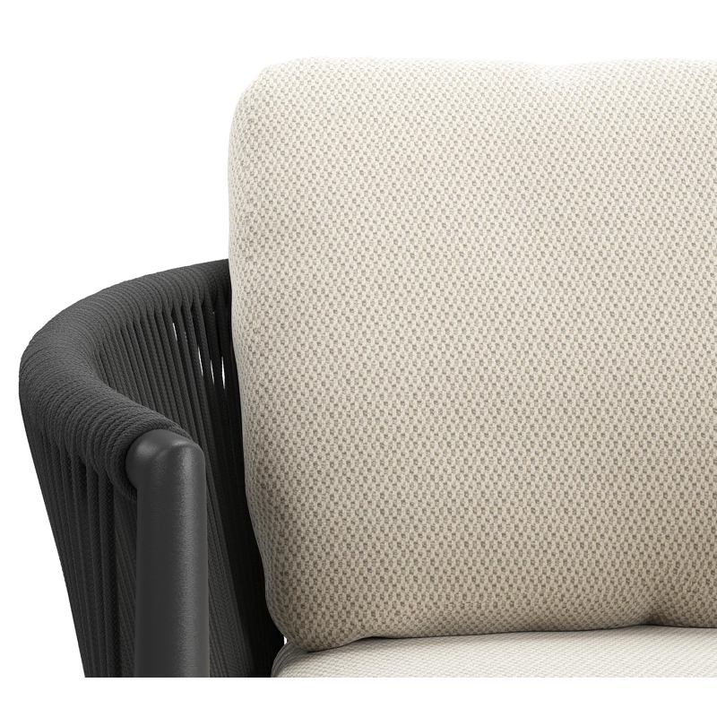 Organo tuinstoel in beige aluminium en beige verticaal geweven ronde rope met stoelkussen in All Weather Sunbrella® Luxe Lopi Marble