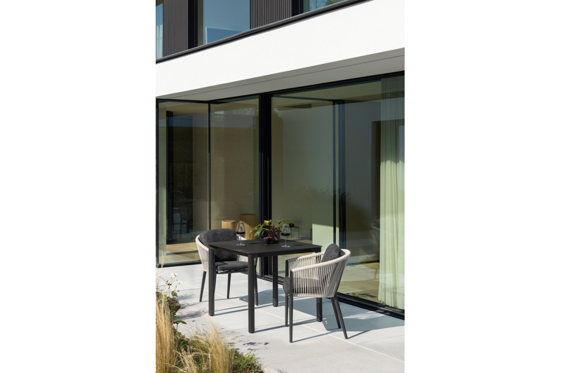 Orso tuintafel afgerond vierkant in zwart aluminium - L 90 x B 90 x H 75 cm