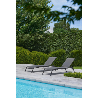 Ensemble de 2 chaises longues réglables Acri en aluminium noir avec textilène gris