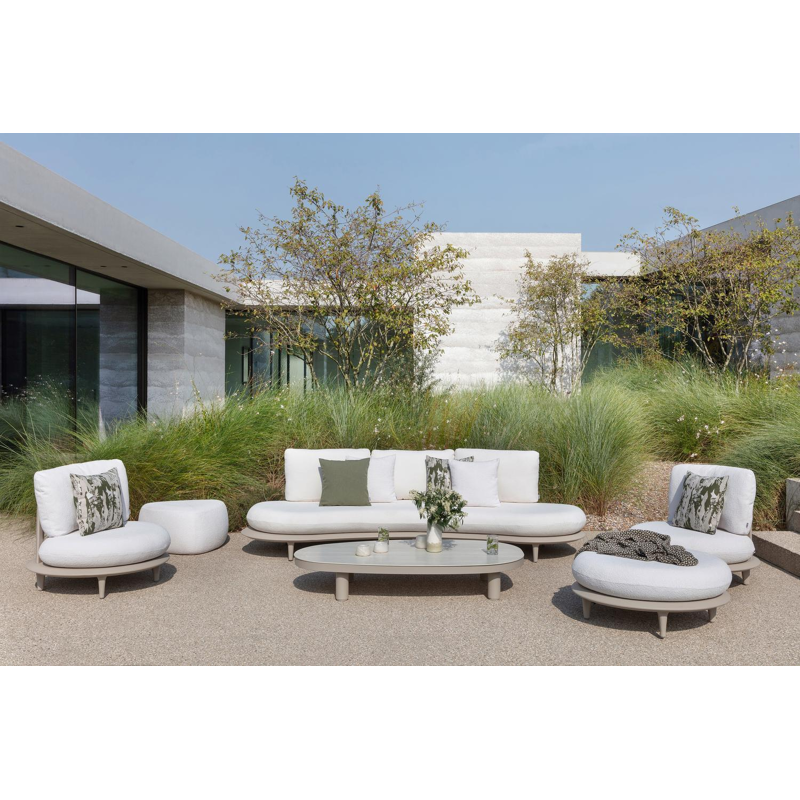 Bomero loungebank in beige aluminium met tundra pepper all weather sunbrella® luxe kussen