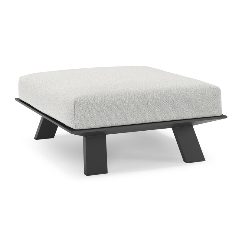 Pouf Cesano en aluminium noir et coussin en all weather Sunbrella® luxe savane nimbus